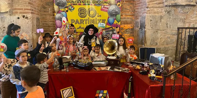 Özel çocuk annesi öğretmenden özel öğrencilerine büyük jest