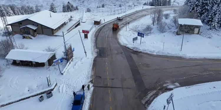 Uludağ’da kar kalınlığı 6 santimetreye geriledi