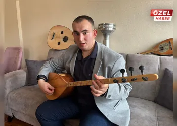 Otizm yeteneğine engel olamadı, Samet bağlama ustası oldu