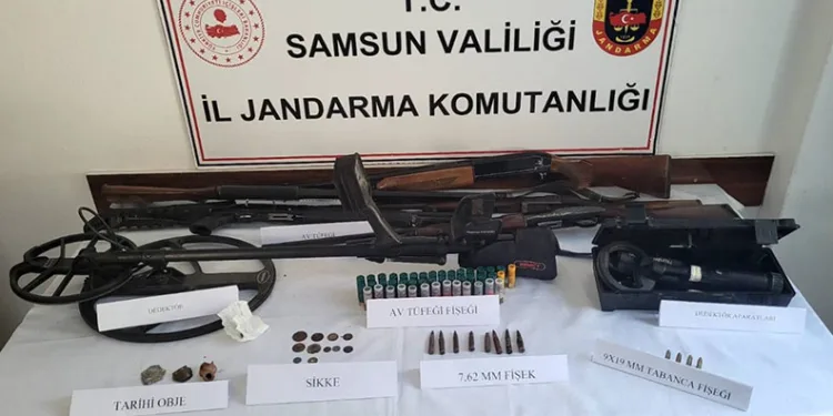 Jandarmadan silah ve tarihi eser operasyonu: 4 gözaltı