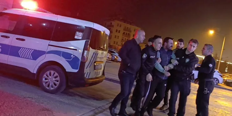 Bursa’da oğlunu yaralayan taksicinin ağabeyini vurdu