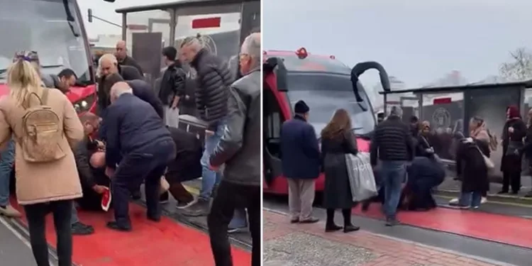 Bursa’da raylardan geçmek isteyen adama tramvay çarptı