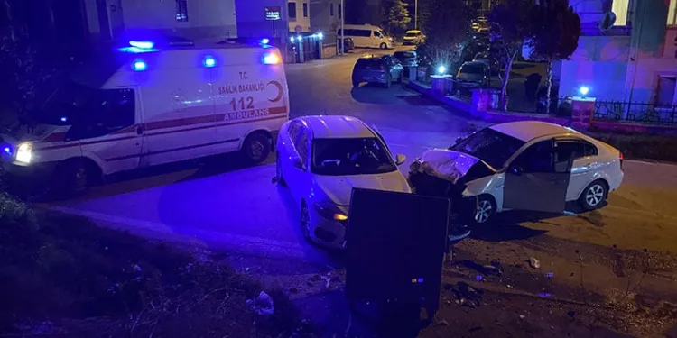 Bursa’da hız ihlali feci kazaya yol açtı: 2’si ağır 4 yaralı