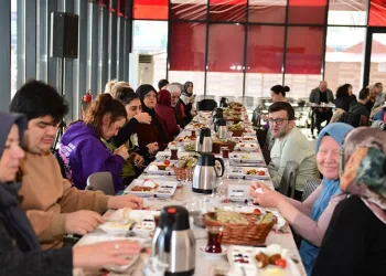 Engelli Bireyler ve Aileleri Kahvaltıda Buluştu