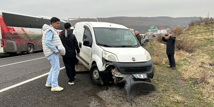 Bingöl trafik kazası: 2 yaralı
