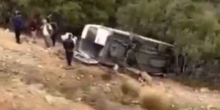 Tarım işçilerini taşıyan minibüs şarampole uçtu: 1 ölü, 3 yaralı