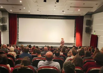 Pelin Esmer Nilüfer’de sinemaseverlerle buluştu