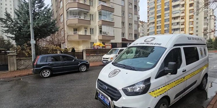 Kendi karısını öldürmeye geldi, görevlinin karısını öldürdü