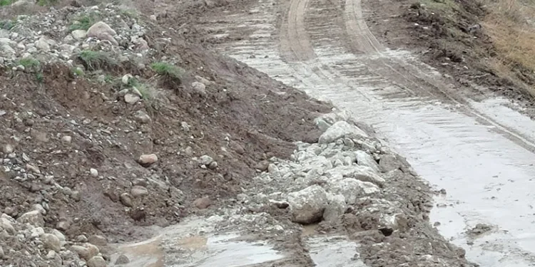 Beypazarı-Adaören yolu heyelan nedeniyle trafiğe kapatıldı