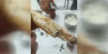 Ekmeğin içinden sinek çıktı