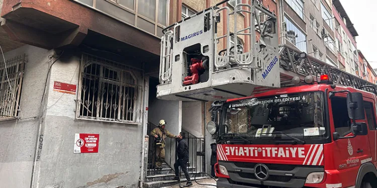 5 yaşındaki çocuk çakmakla oynarken evi yaktı
