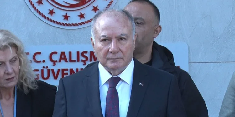 TÜRK-İŞ Genel Başkan Yardımcısı, Bakan Işıkhan ile görüştü