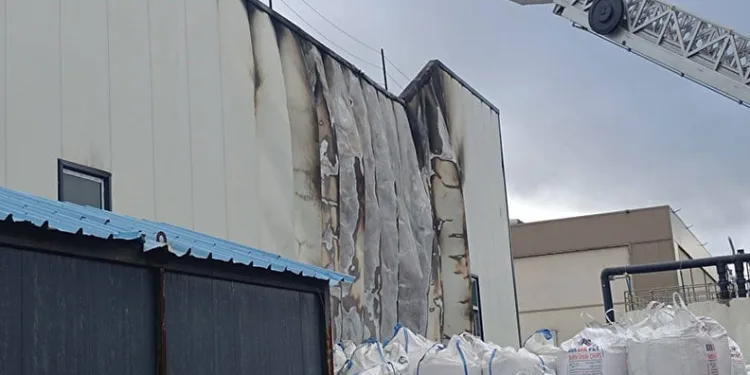 Bolu’da fabrika yangını büyümeden söndürüldü