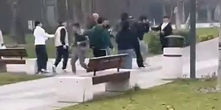 Bursa’da iki grup arasındaki kavga kamerada