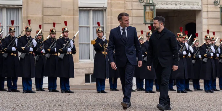 Zelenskiy, Macron ile bir araya geldi