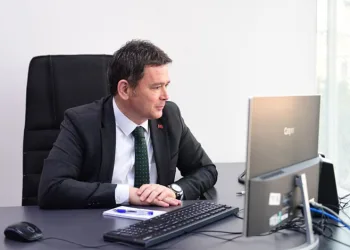 Vatandaşın telefonlarını Erkan Aydın açtı