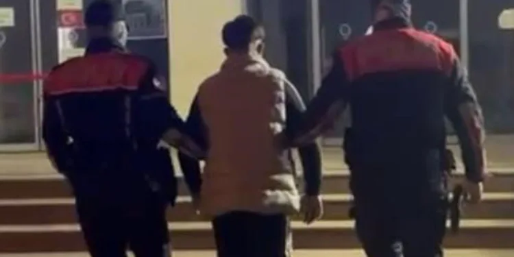 İzmir’de 42 yılla aranan hırsız yakalandı