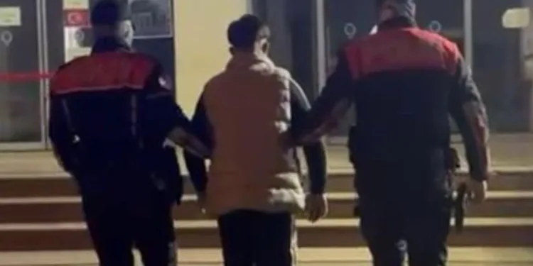 İzmir’de 42 yılla aranan hırsız yakalandı