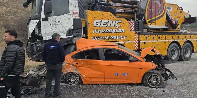 Ankara’da 6 araçlı zincirleme kaza: 5 yaralı