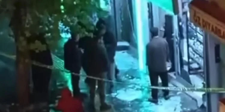 Tekel bayisine patlayıcı atılması olayına karışan 2 kişi yakalandı