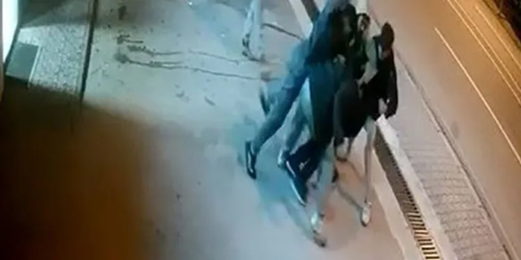 Elazığ’da 4 kişi 1 kişiye saldırdı