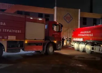 Kestel’de fabrika yangını paniğe neden oldu