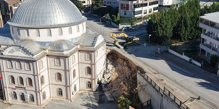 Bursa’da yaşlı kadın 31 öğrencinin hayatını kurtardı