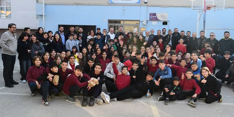Osmangazi Belediyesi’nden çocukların içlerini ısıtan dayanışma