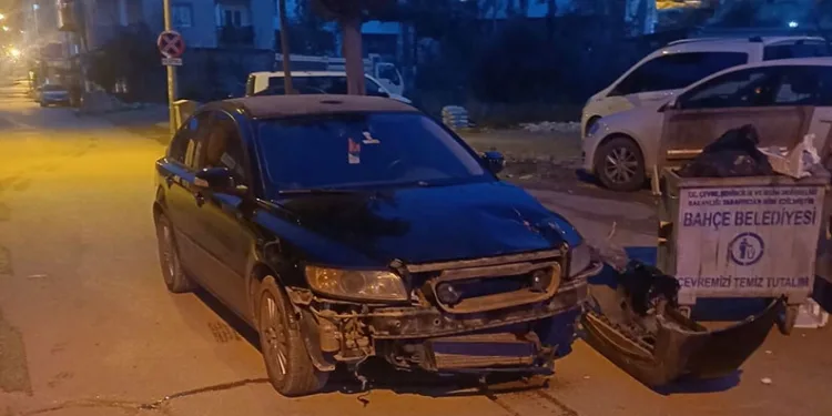 Osmaniye’de çöp kamyonuyla otomobil çarpıştı: 1 yaralı