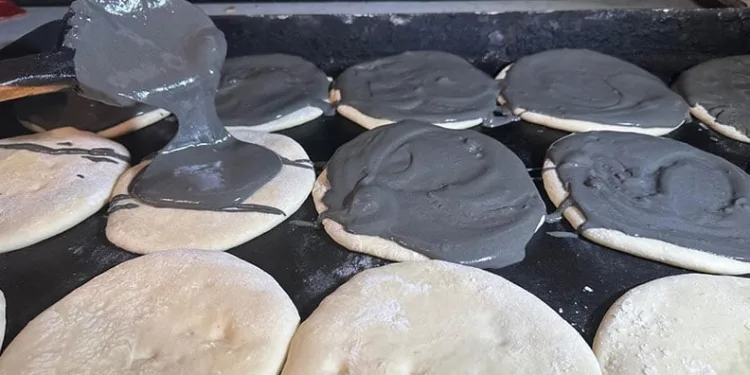 Bursa’nın Tahinli Pidesi artık siyah tahinle de yapılıyor