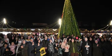Yeni Yıl Festivali akşam saatlerine renk kattı
