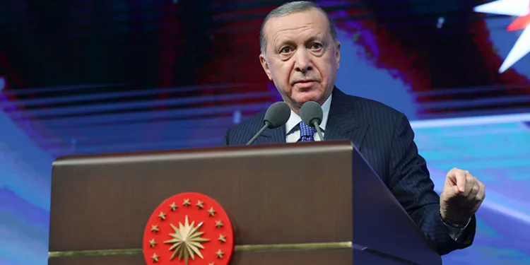 “Filistin halkının yanında dimdik duruyoruz”