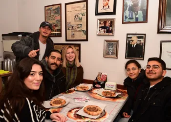 Bursa’nın asırlık lezzetlerine Osmangazi’de yolculuk yaptılar