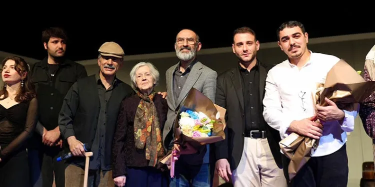 Özgür Aksoy Tiyatro Günleri’ne Görkemli Final