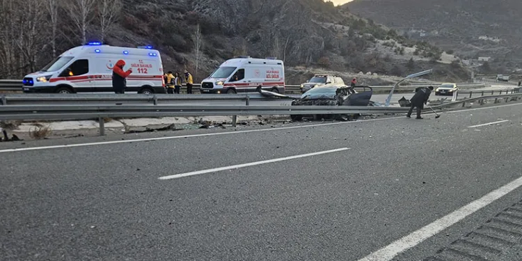 Gümüşhane’de trafik kazası: 1’i ağır 4 yaralı