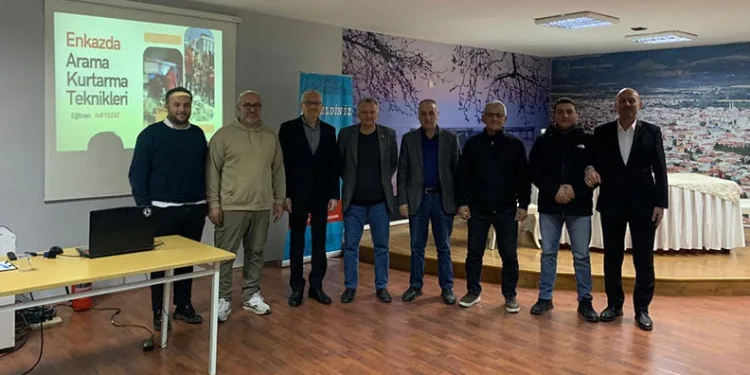 Orhangazi Belediyesi Personeline Deprem Odaklı Arama Kurtarma Bilgilendirme Eğitimi