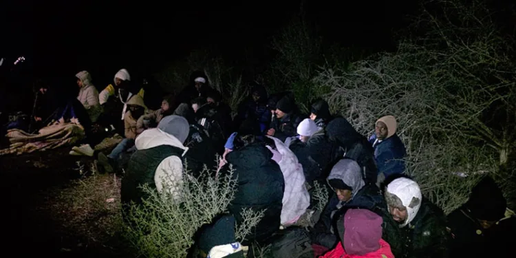 İzmir’de 79 düzensiz göçmen yakalandı