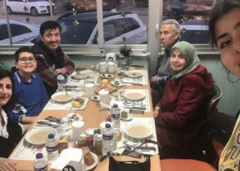 Annesinin hayali 3 kişiye umut oldu