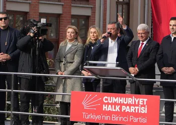 Özgür Özel’den Yunanistan’a övgü