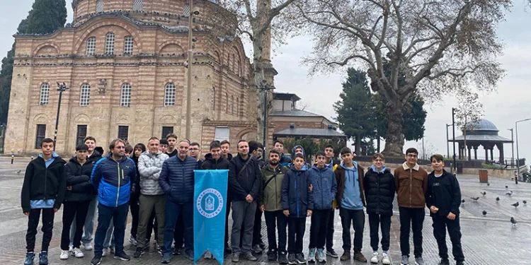 Yıldırımlı gençlerden tarihi yolculuk