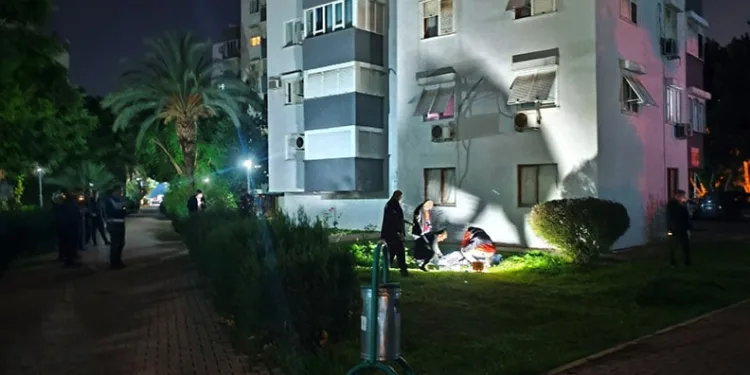 Antalya’da 8’inci kattan düşen yaşlı kadın hayatını kaybetti
