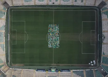 Timsah Arena’da 300 koleksiyonluk formayla dev koreografi