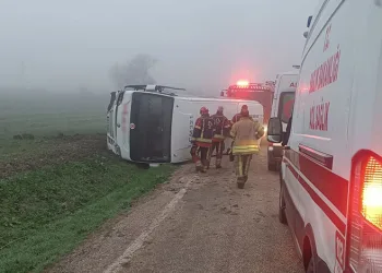 Bandırma’da okul servisi kaza yaptı: 8 öğrenci yaralı