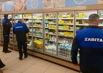 Gemlik’te Bozuk Ürün Satan Marketler Zabıtaya Takıldı