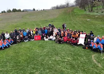Yenişehir’de doğa yürüyüşü büyük ilgi gördü