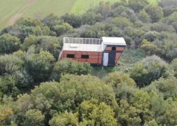 Bursa’da evi içindeki eşyalarla birlikte çaldılar