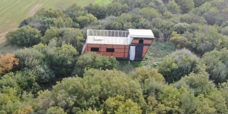 Bursa’da evi içindeki eşyalarla birlikte çaldılar