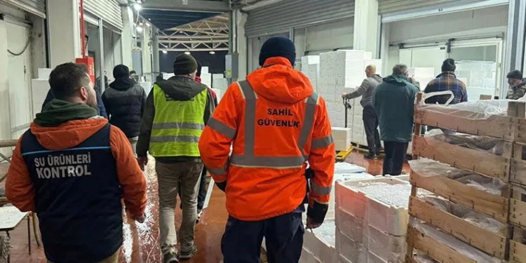 Bursa’da balık halinde gece operasyonu