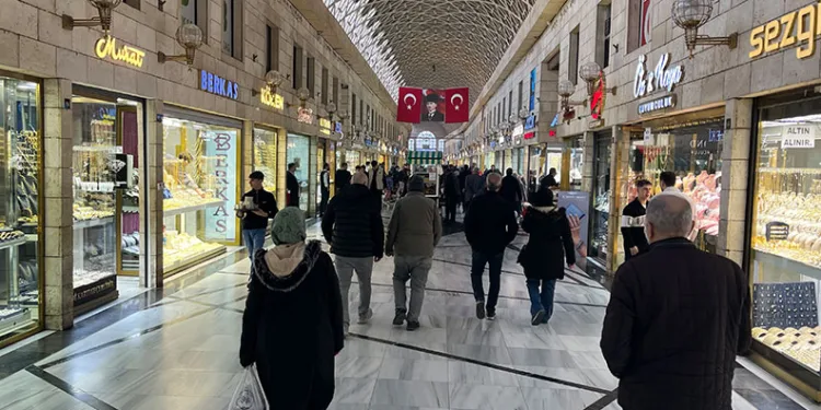 Bursa’da Vakıfların fahiş kira zammı esnafı vurdu