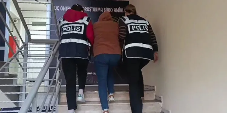 Kadın hırsız, 28 yıl hapisle aranıyordu, polis kıskıvrak yakaladı